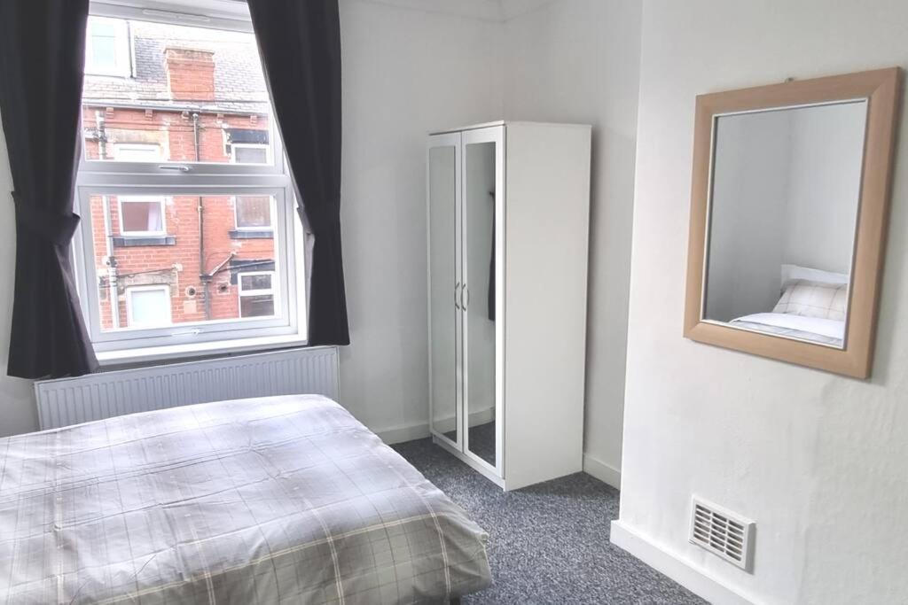 Your Home Away From Home. Leeds  Kültér fotó