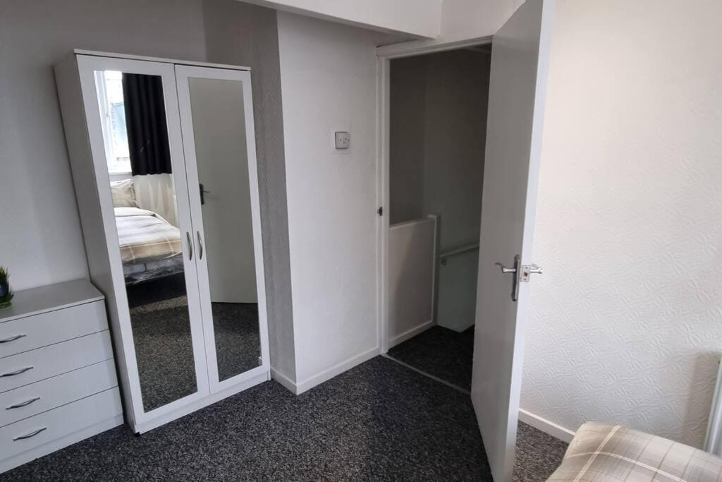 Your Home Away From Home. Leeds  Kültér fotó